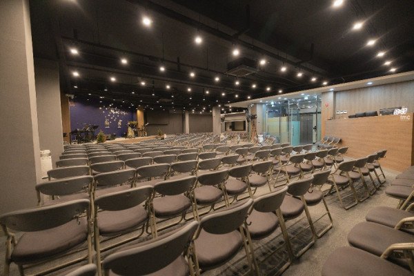 3층 본 예배당 (좌측끝에서 우측끝 쪽으로)